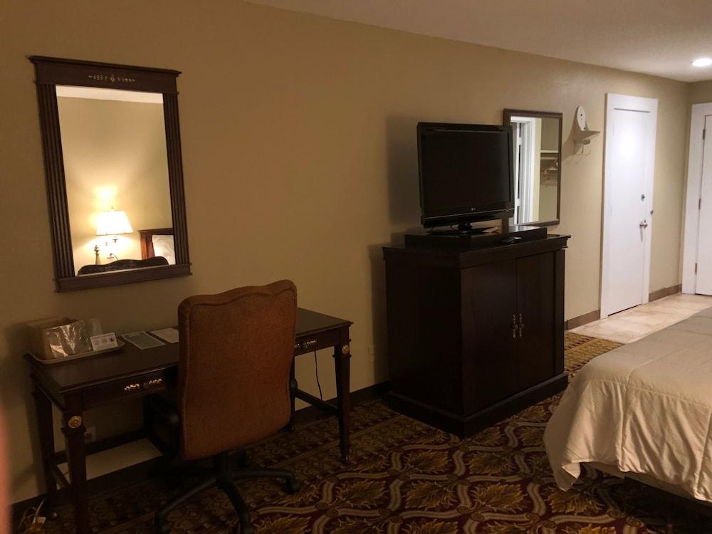 Whalers Inn And Suites Ню Бедфорд Екстериор снимка