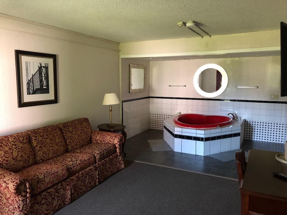 Whalers Inn And Suites Ню Бедфорд Екстериор снимка