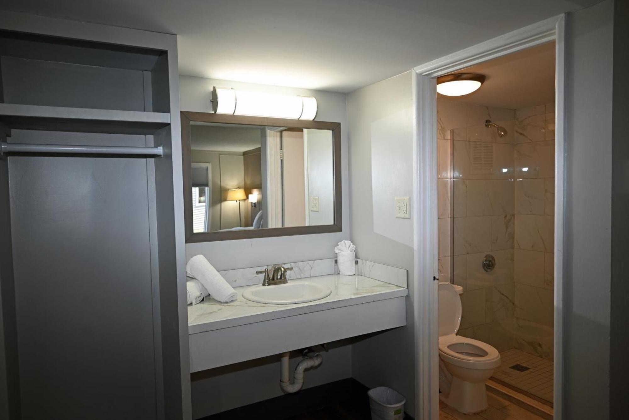 Whalers Inn And Suites Ню Бедфорд Екстериор снимка